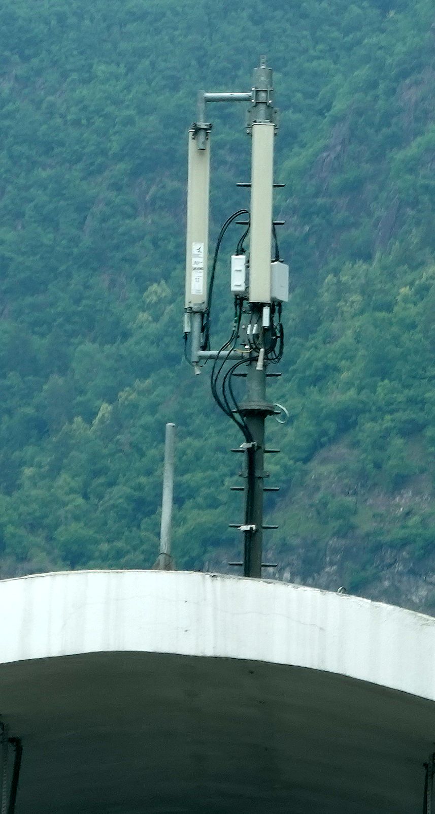 Die Antennen auf dem Tunnel im Mai 2020