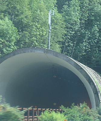 Die Antenne von H3G auf dem Tunnel der Brennerautobahn
