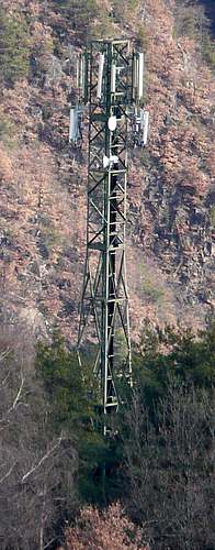 Die Anlage von Vodafone mit den Antennen von Wind (Feb. 2013).