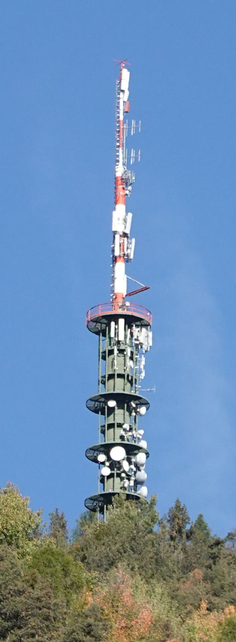 Die Anlage im Oktober 2022 ohne den Antennen von H3G im Oktober 2022