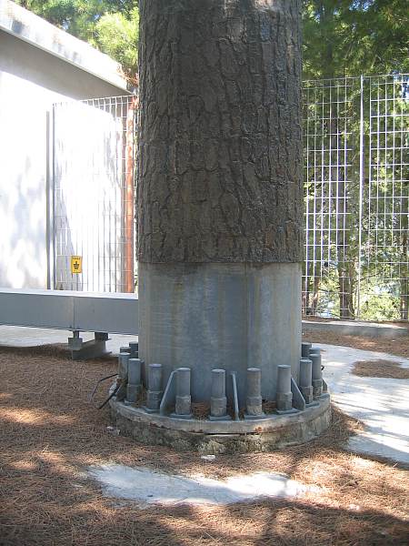 das Fundament des künstlichen Baumes