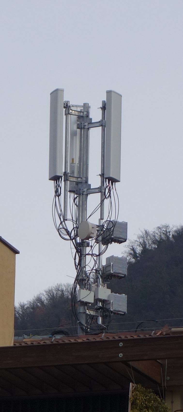 Die soeben ausgetauschten Antennen im März 2020