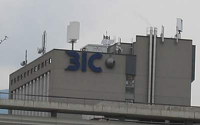 Die Antennen von Vodafone auf dem TIS (ex Bic)