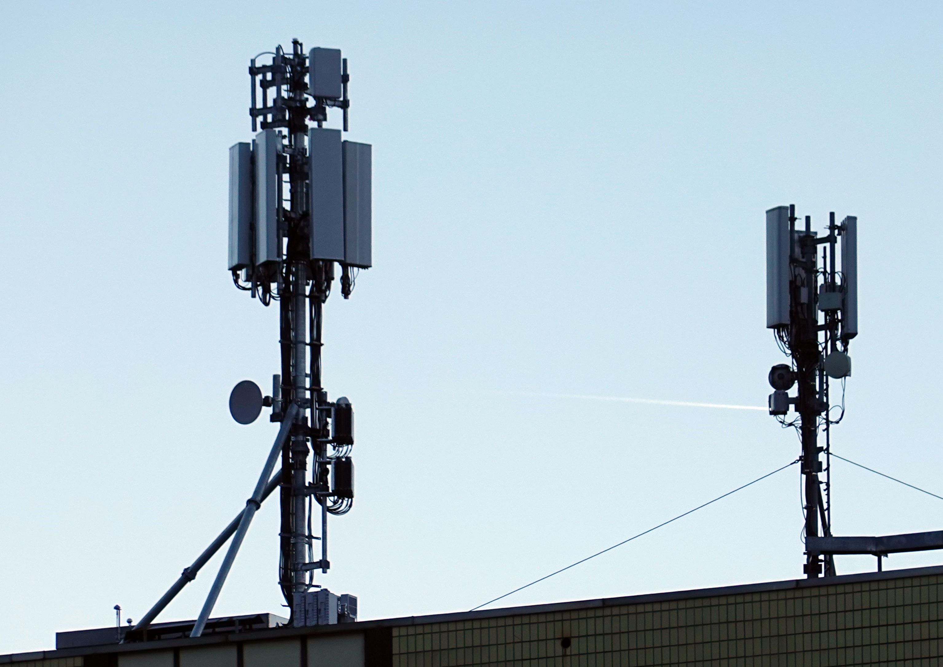 Die umgebaute Anlage mit den Antennen von Tim und Vodafone im Dezember 2021. Vodafone ist noch nicht in Betrieb.