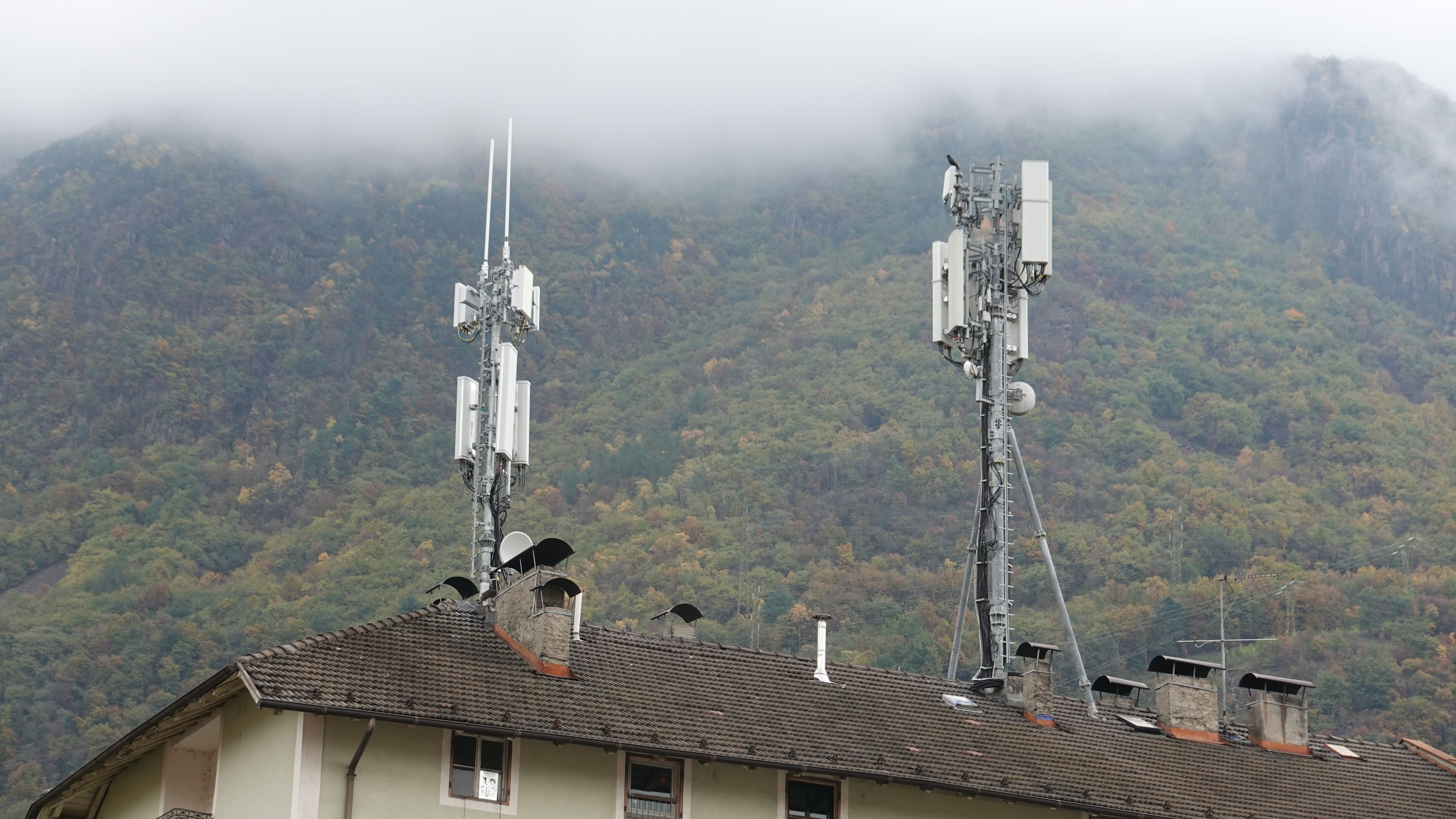 Die Anlage von Zefironet mit 2 neuen Stabantennen im November 2025