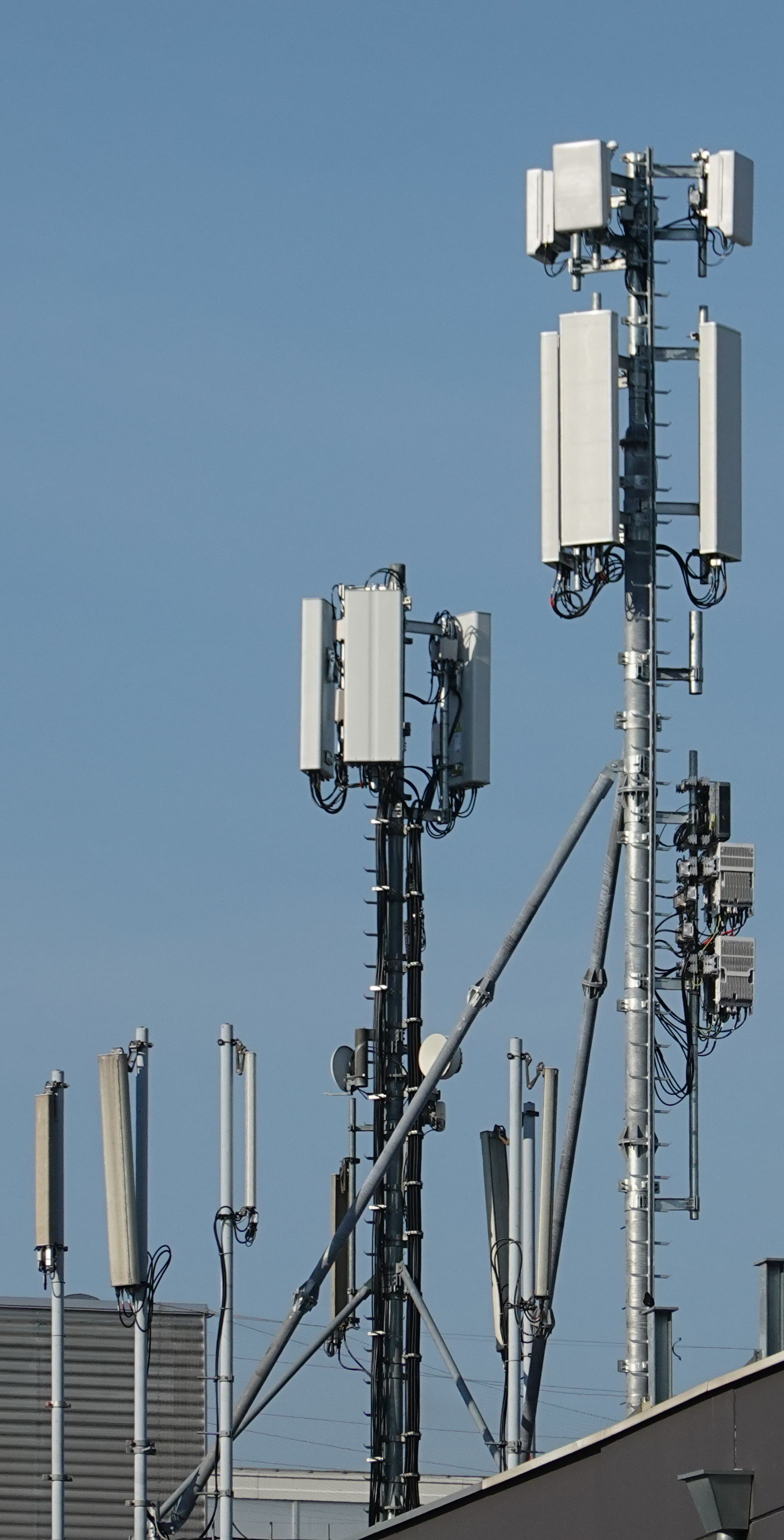 Die Anlagen im Mai 2022. Vodafone hat die Antennen erneuert.