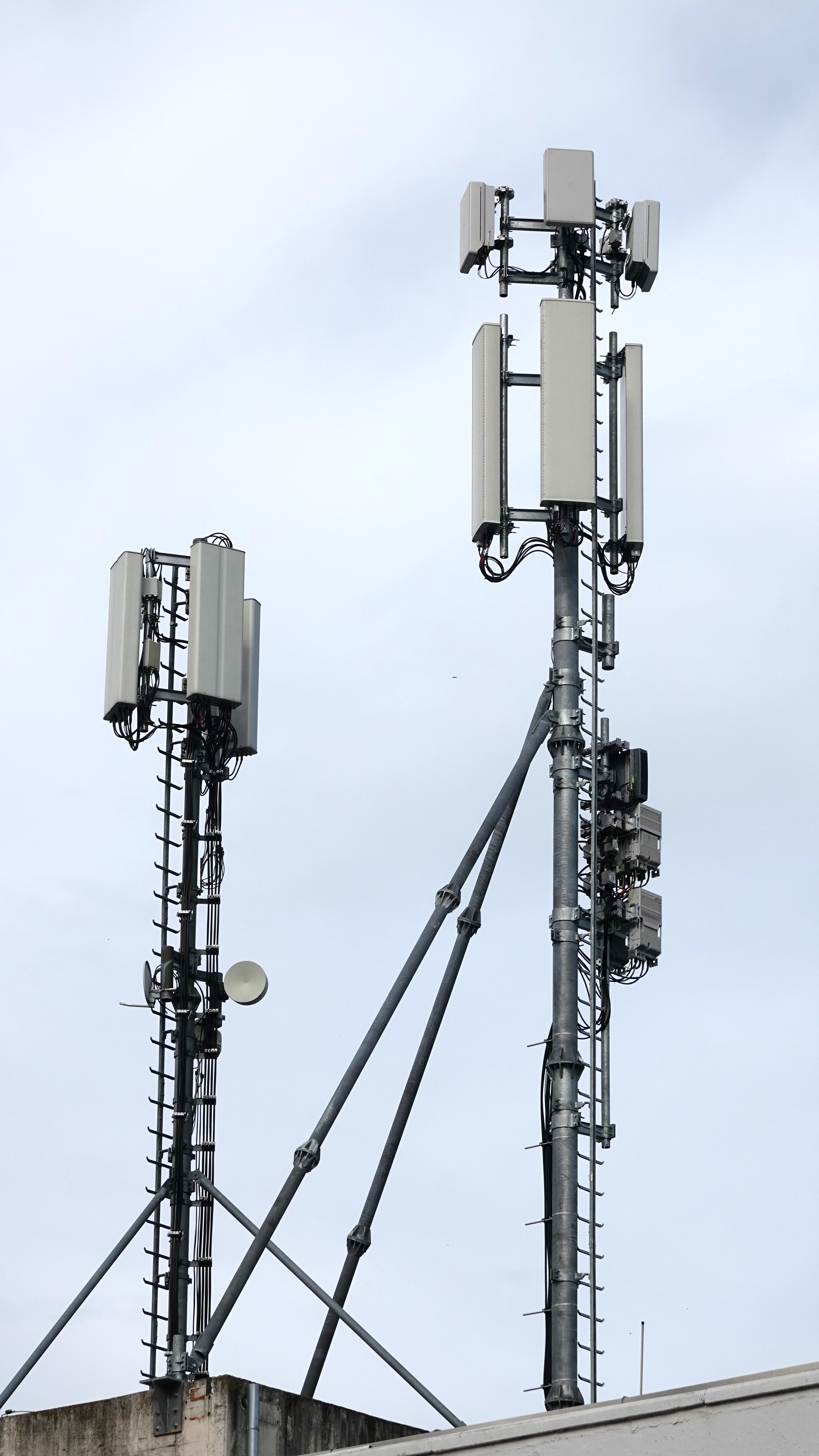 Die Antennen im Mai 2023. Die alten Antennen von Tim sind abgebaut.