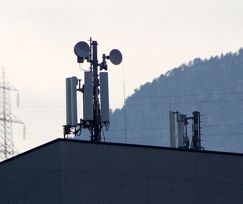Die Antennen der beiden Betreiber im März 2017. Foto Alex Ties