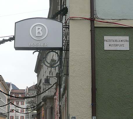 Die Mikrozelle von Wind in der Leuchtschrift versteckt