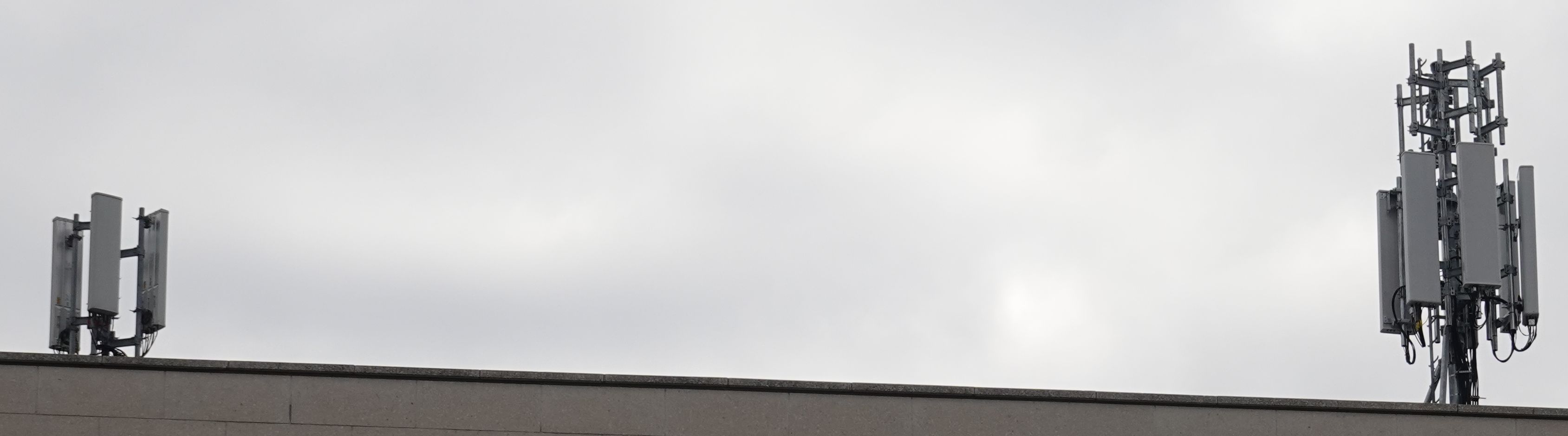 Die Antennen im Dezember 2021. Die Anlage von Vodafone ist jetzt auch mit den Antennen von Tim aufgerüstet.