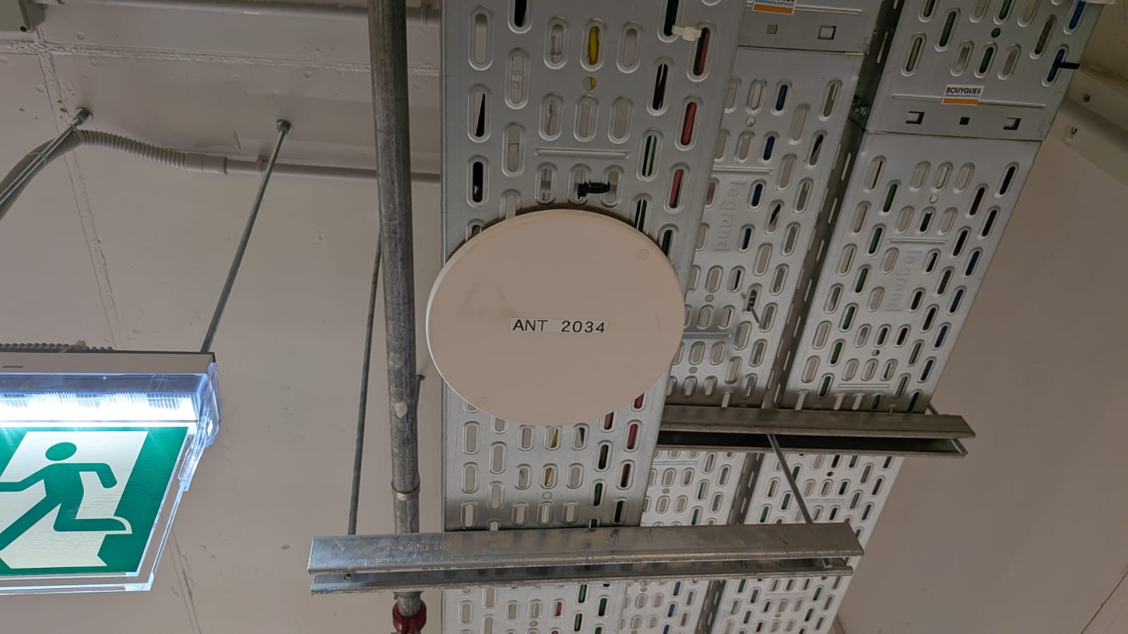 Die Antennen zur Versorgung der Tiedgarage im Mai 2026. Foto A. Ties 