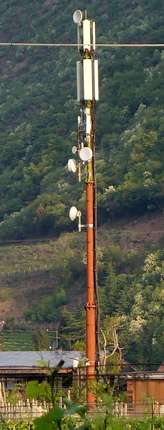 Die Anlage im April 2018 mit den Antennen von Linkem