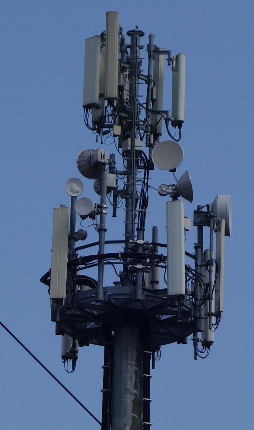 Die Antennen von Tim, Vodafone und Wind im April 2018