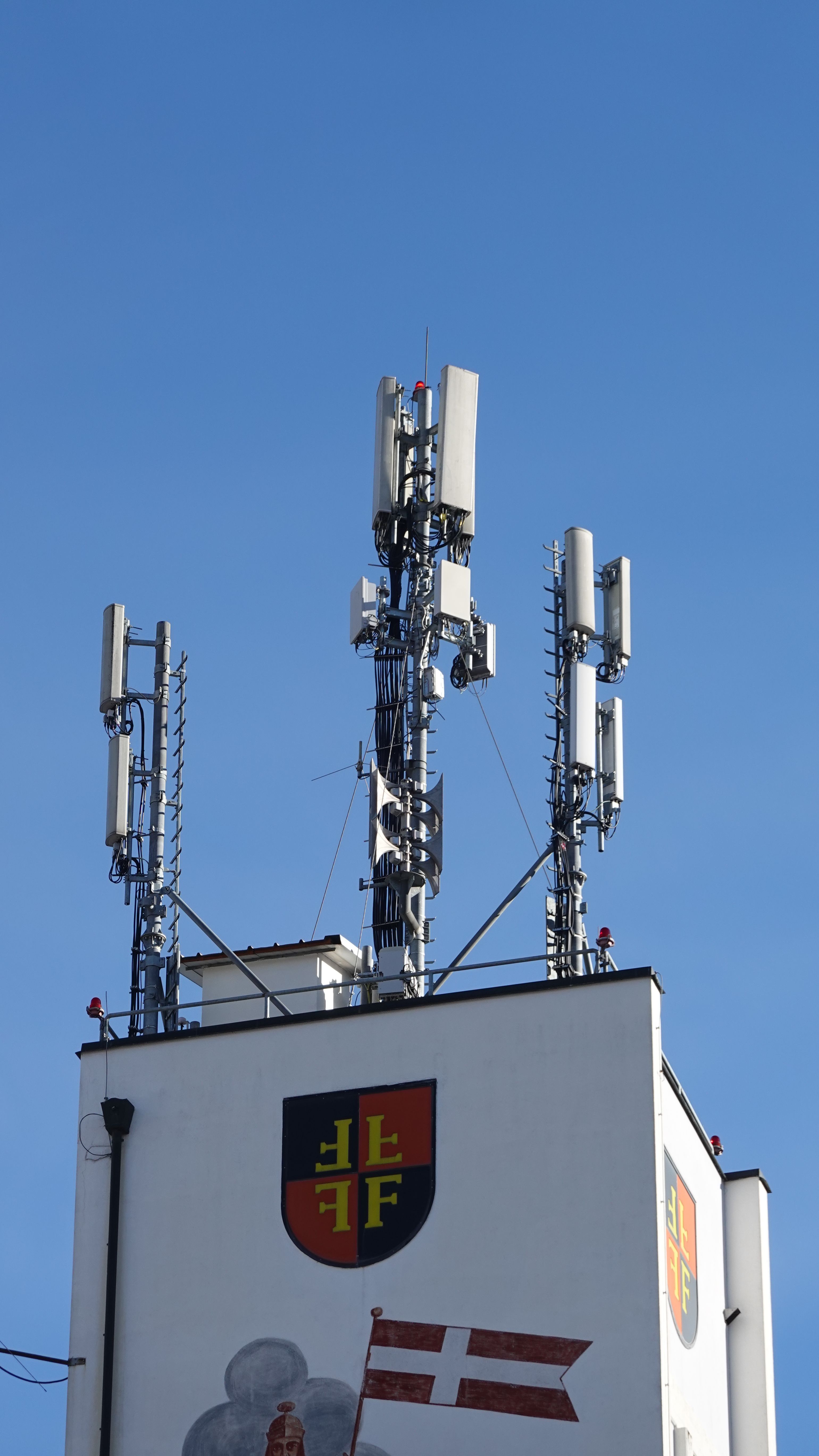 Die Antennen im Jänner 2026 von Westen aus gesehen.