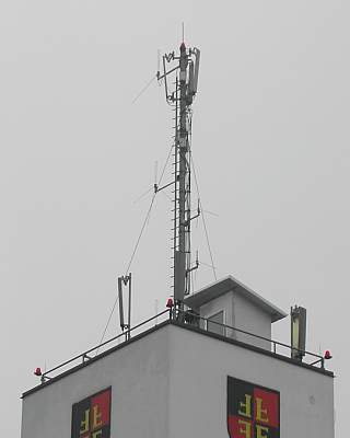 Alte Anlage von Vodafone auf Feuerwehrgebäude