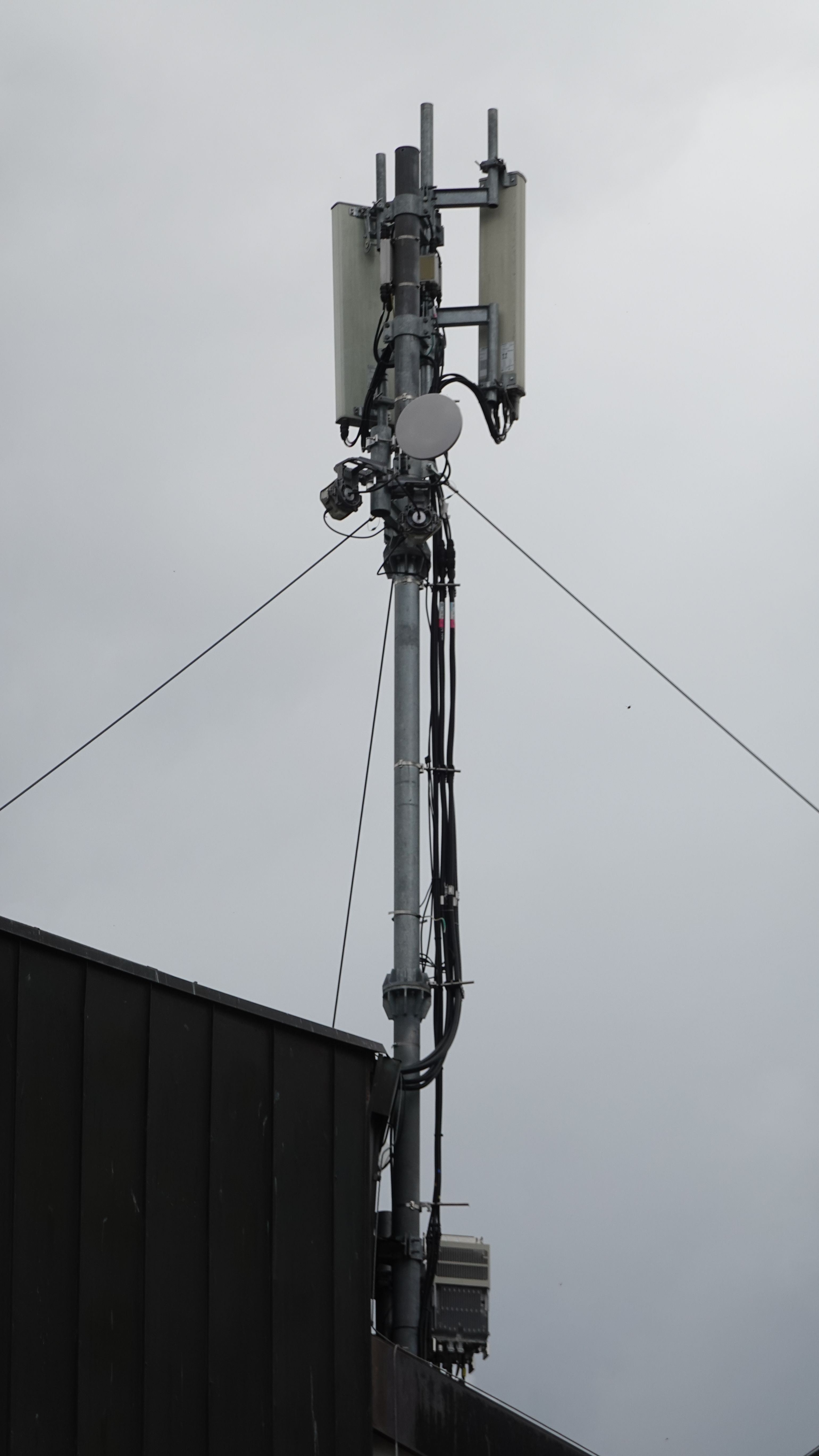 Die Antennen auf der Ostseite im September 2023