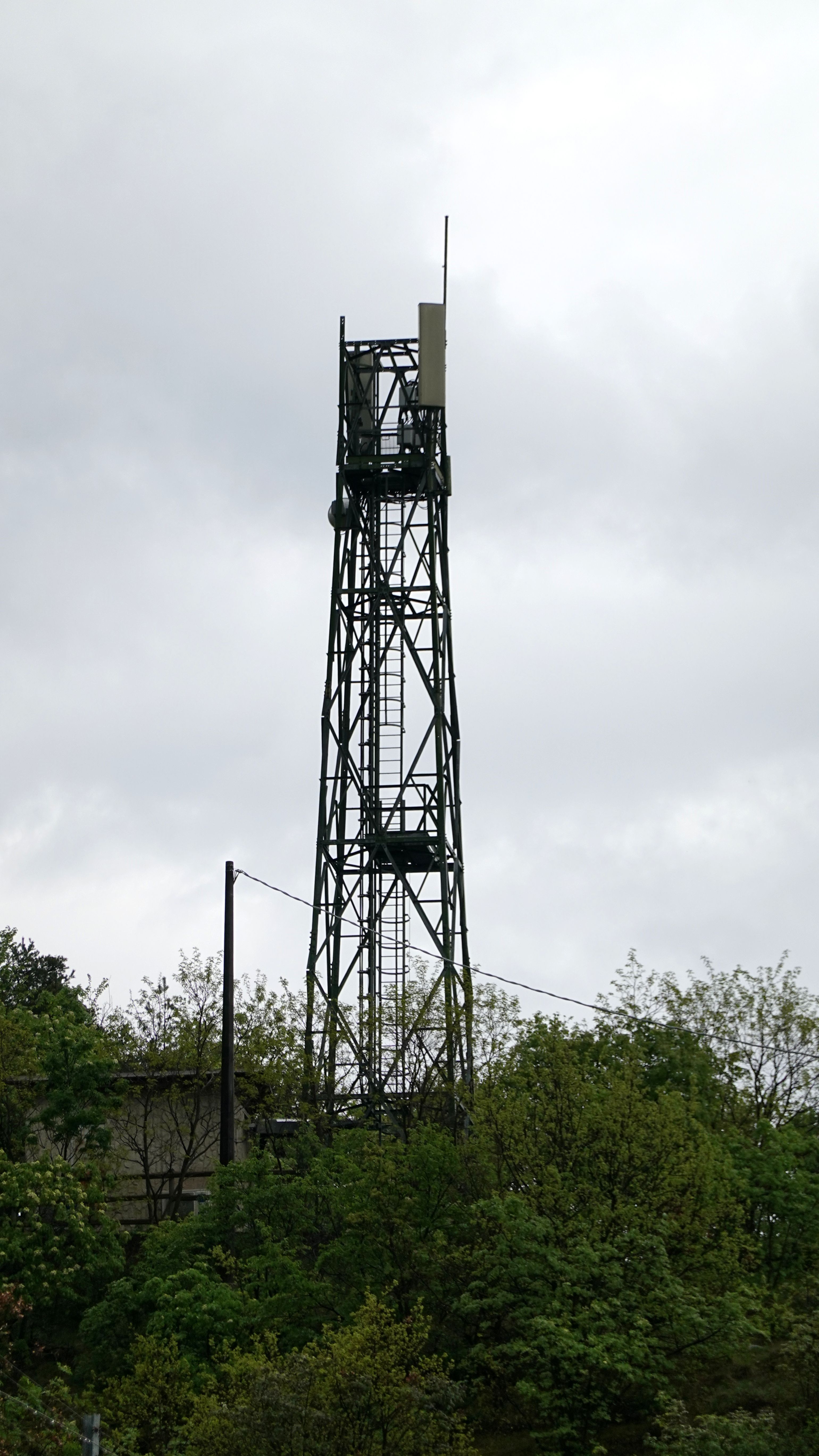 Die Anlage im April 2025. Die Iliad-Antennen sind in der Zwischenzeit wieder abgebaut worden.
