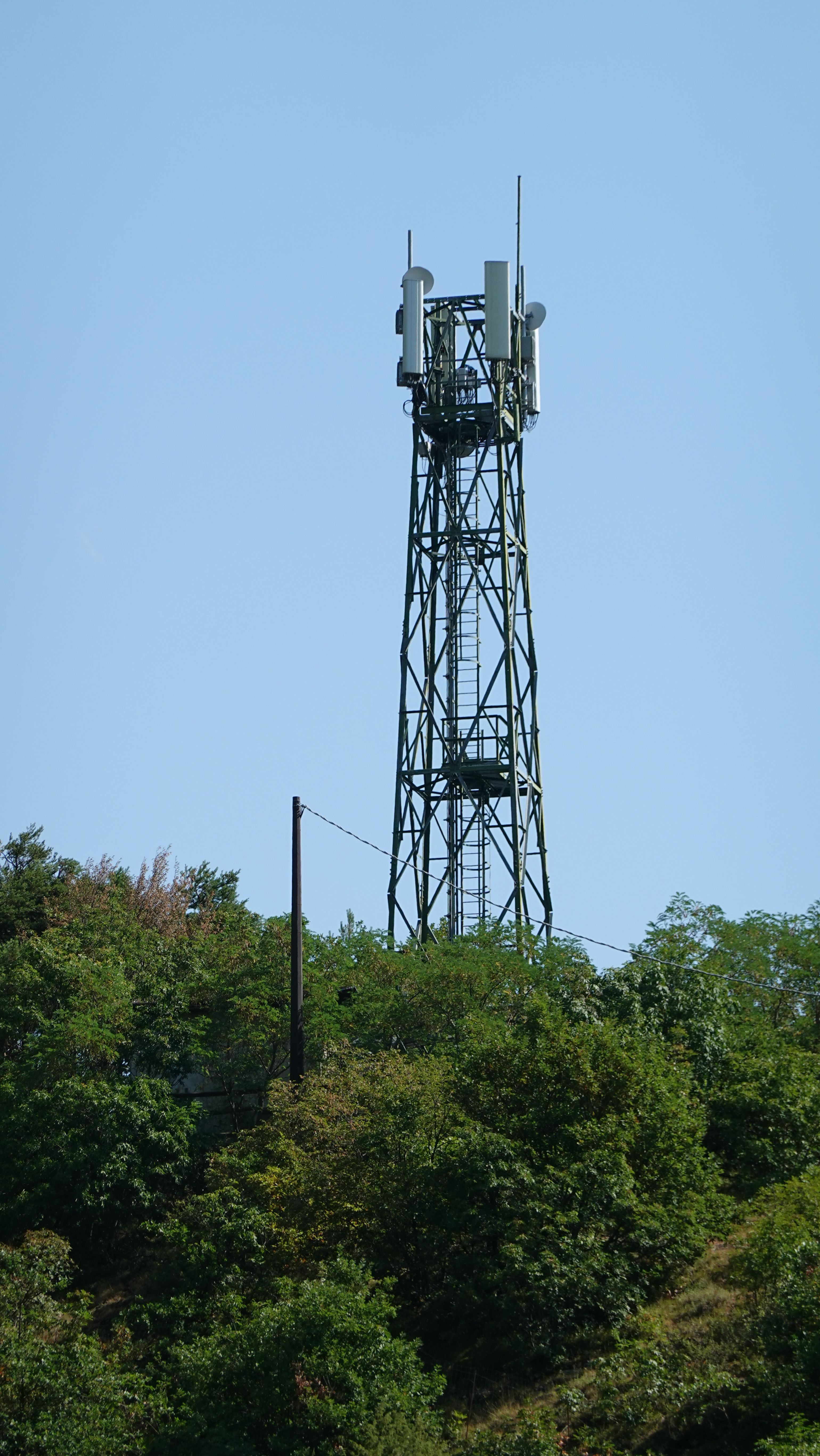 Die Antennen von Iliad und Windtre im Juli 2022. Iliad ist noch nicht in Betrieb.