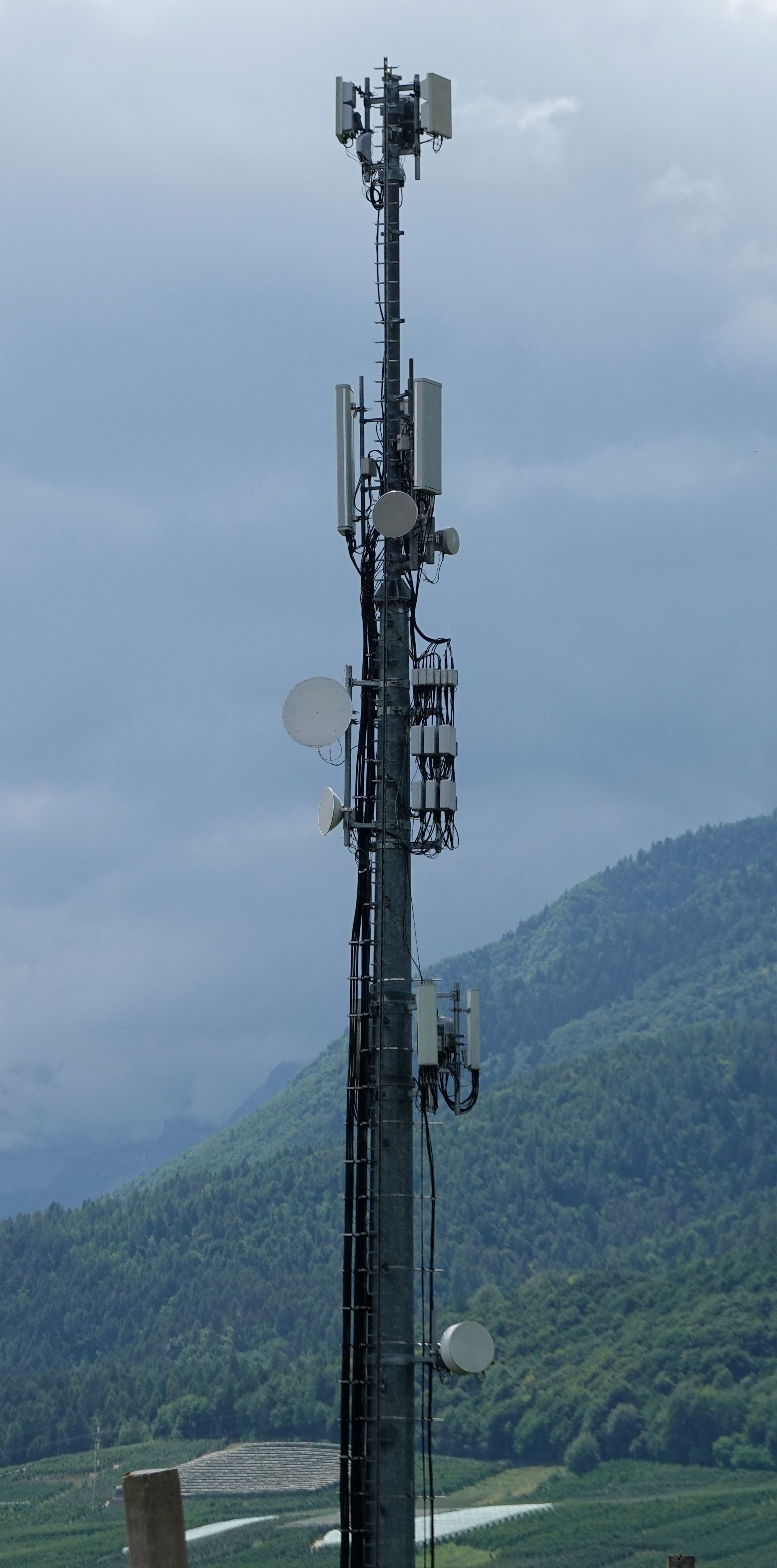 Die Anlage im August 2025. Die Antennen von Iliad sind abgebaut.