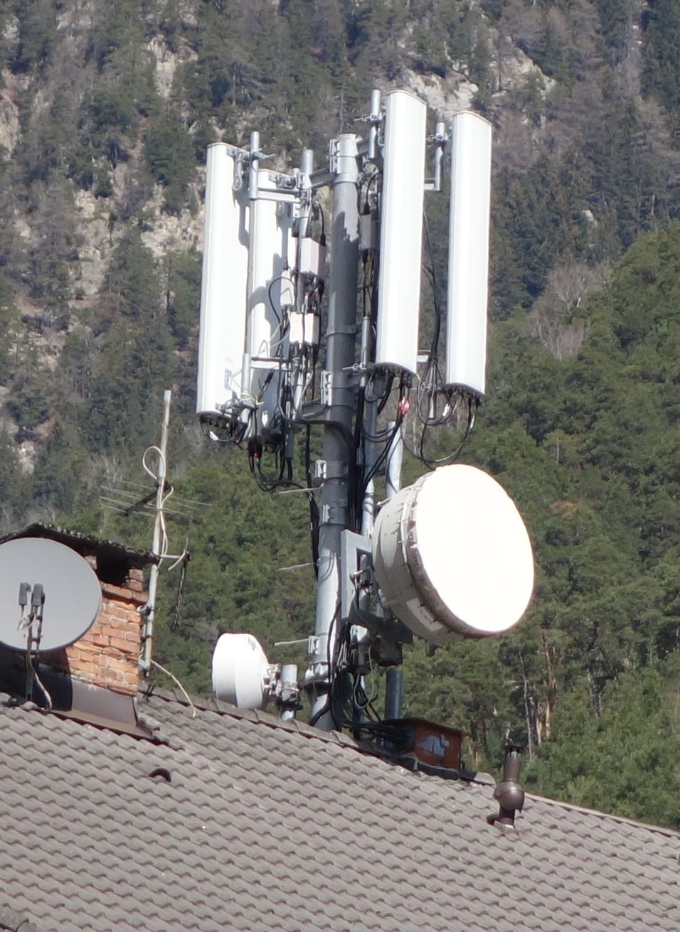 Die Antennen von Tim und Vodafone im April 2019