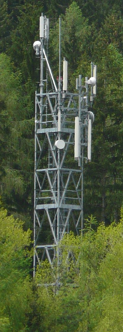 Die Anlage auch mit den Antennen von Vodafone (April 2012)