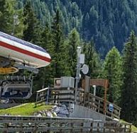 Die Anlage von Vodafone bei der Bergstation des Haunoldlifts im Juli 2016. Foto Enrico Zuk