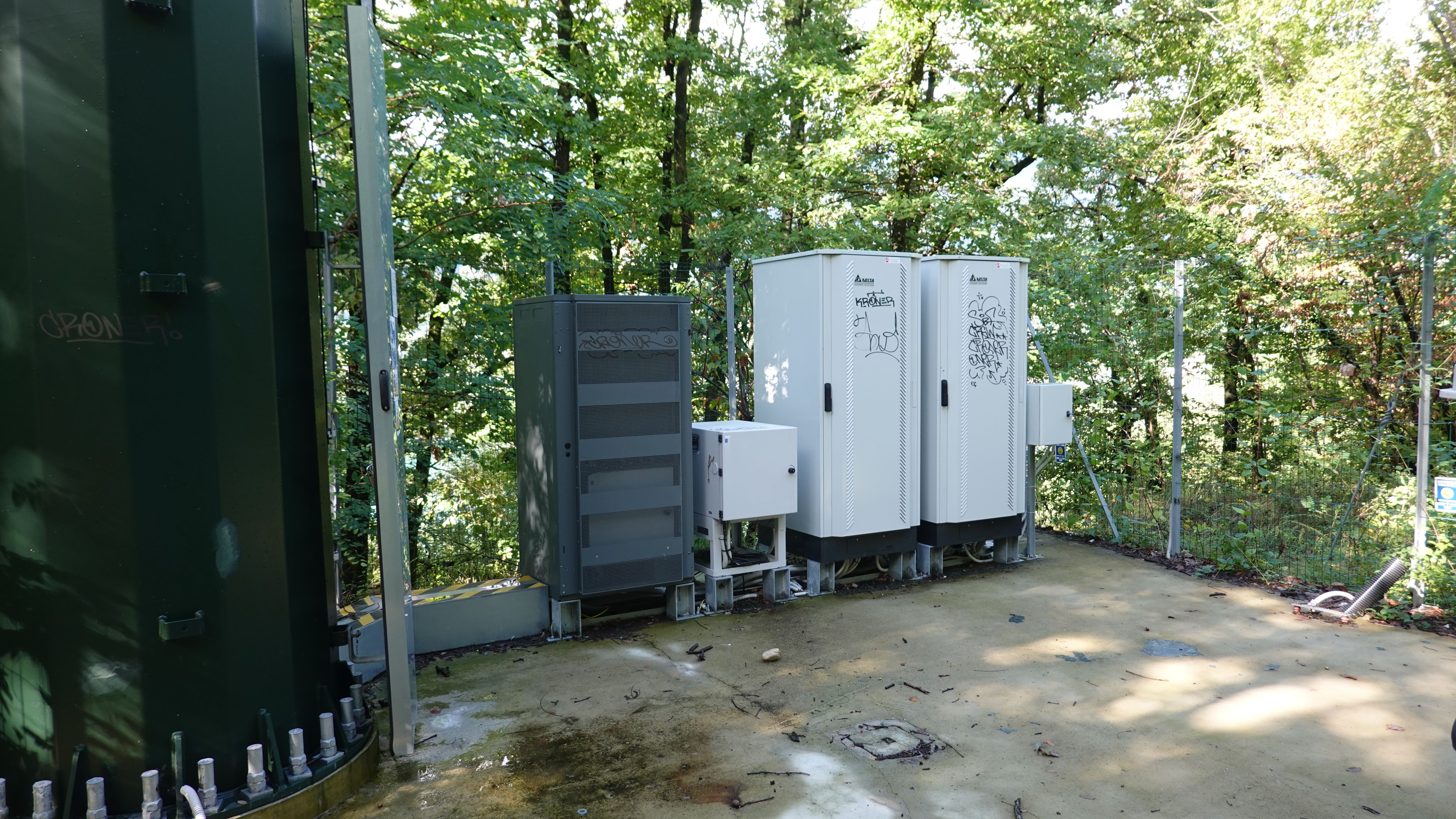 Die Geräteschränke im September 2025