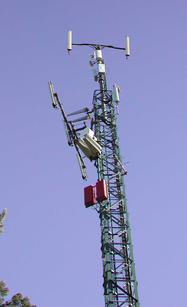 Die Anlage im Jänner 2003 mit den Antennen von Vodafone und Wind