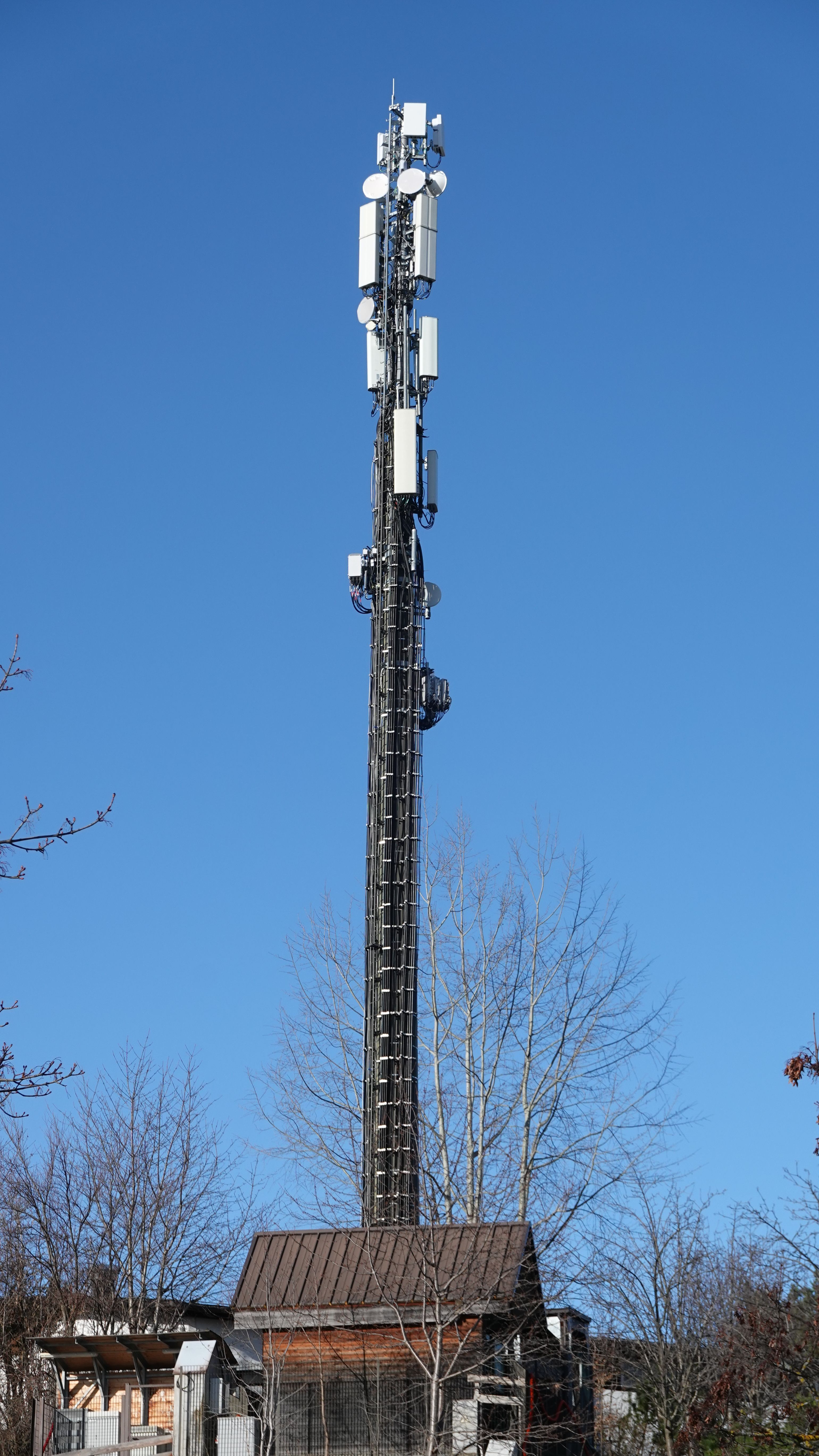 Die Antennen von Nordosten aus gesehen im März 2026