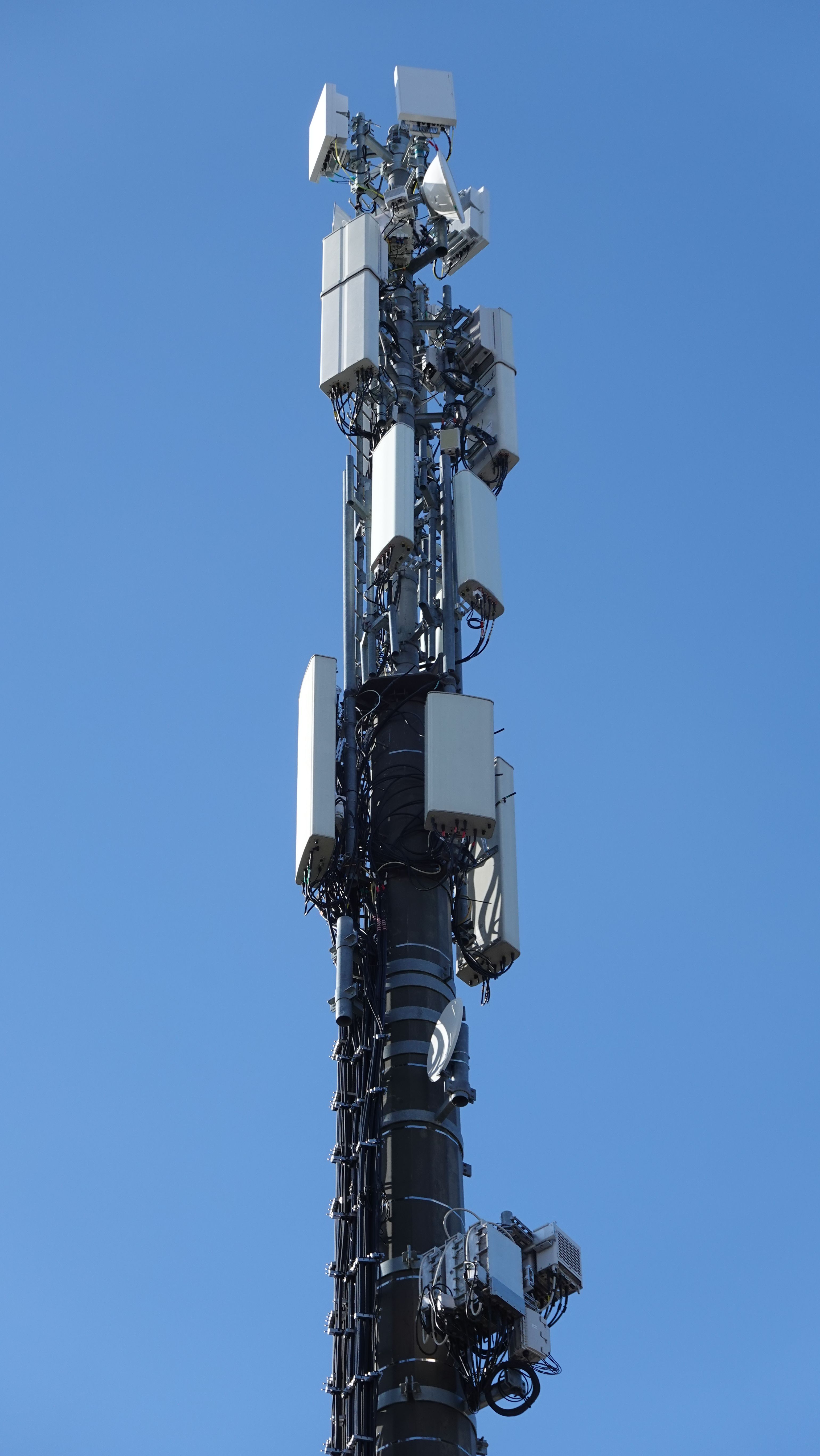 Die Antennen von Nordwesten aus gesehen im März 2026