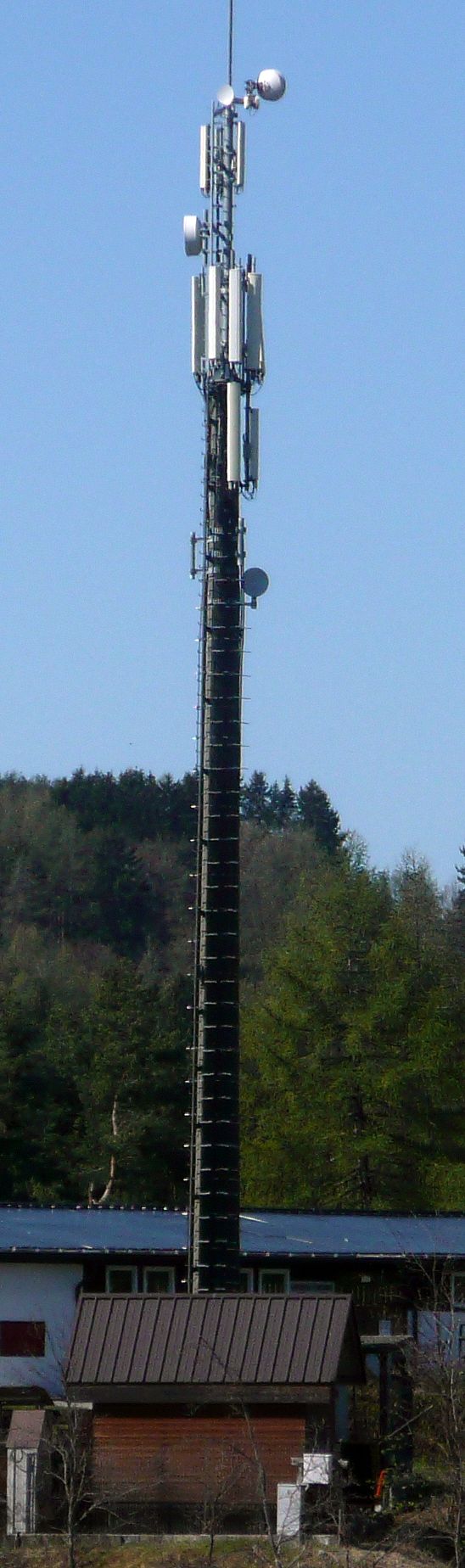 Die Anlage mit den Antennen von Tre seit 2011