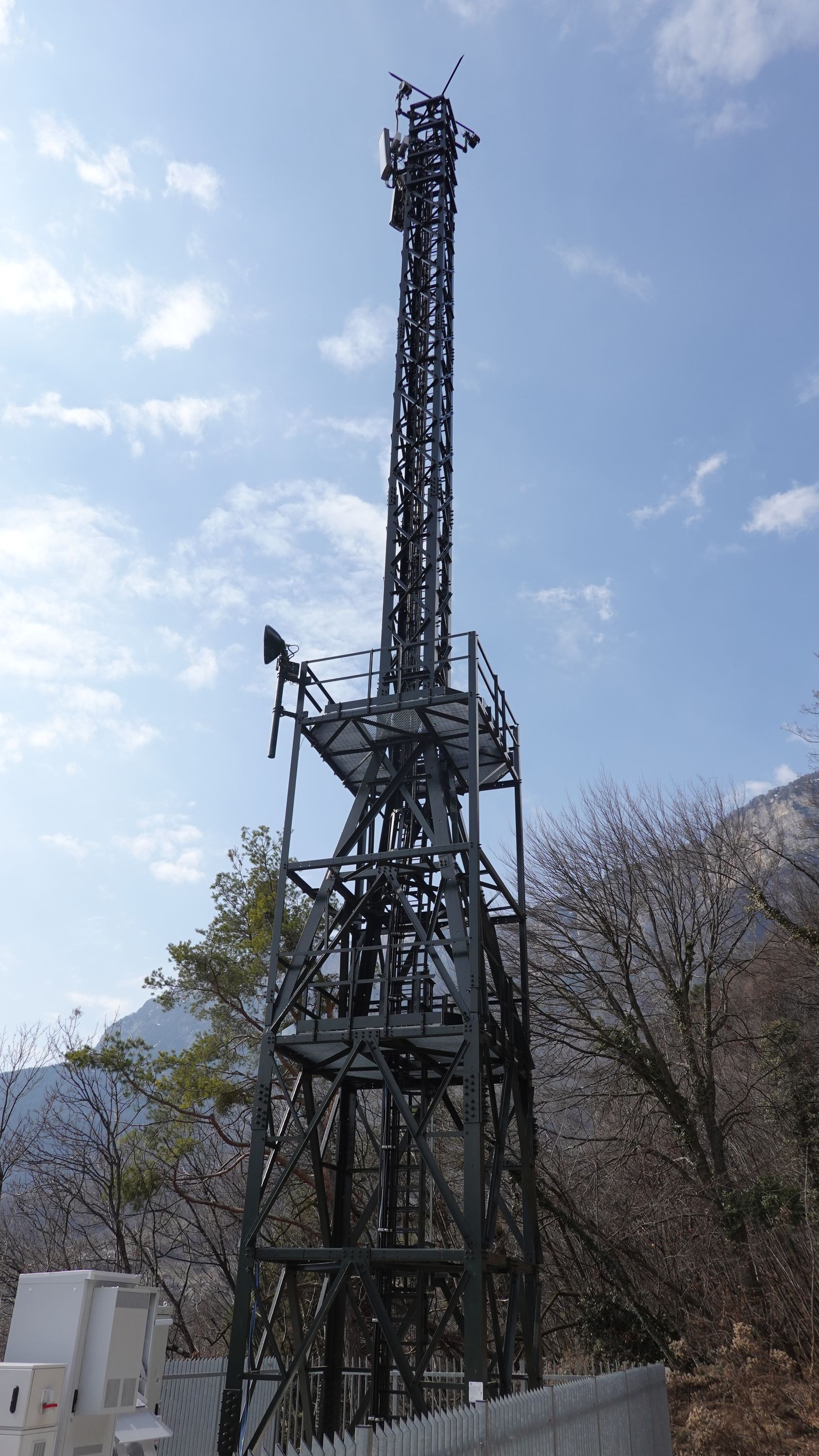 Die Anlage der RAS mit den Antennen von Eolo und Wind3 im März 2021