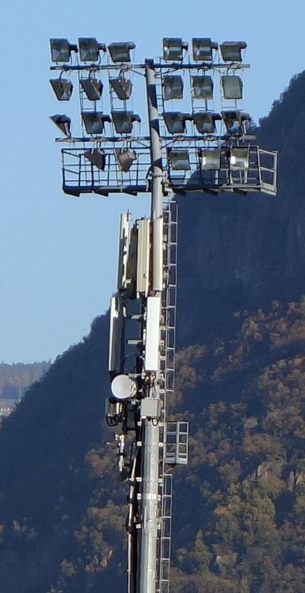 Die Antennen von Vodafone und Wind im November 2015