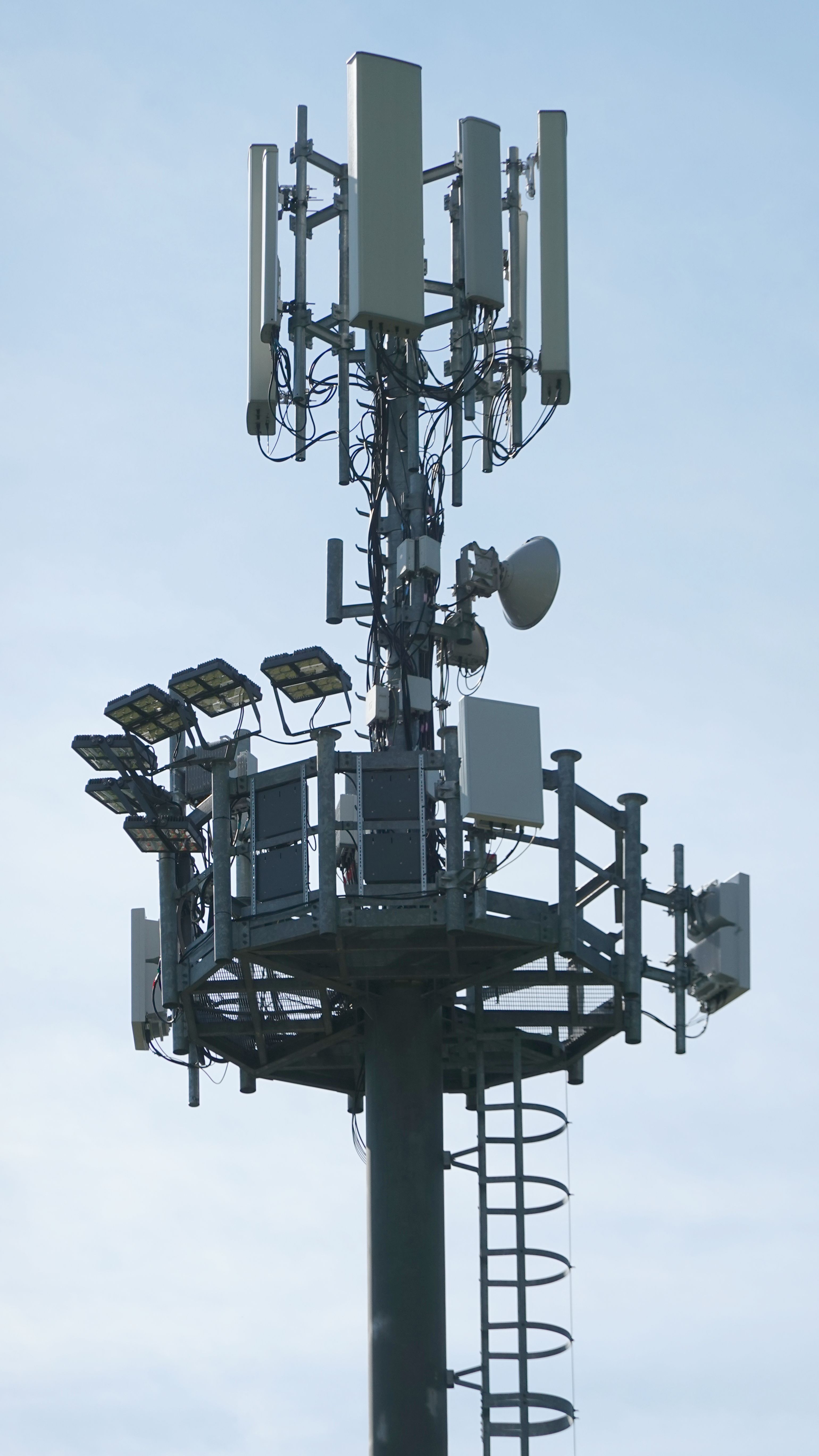 Die Anlage im August 2022 mit den 5G-Antennen