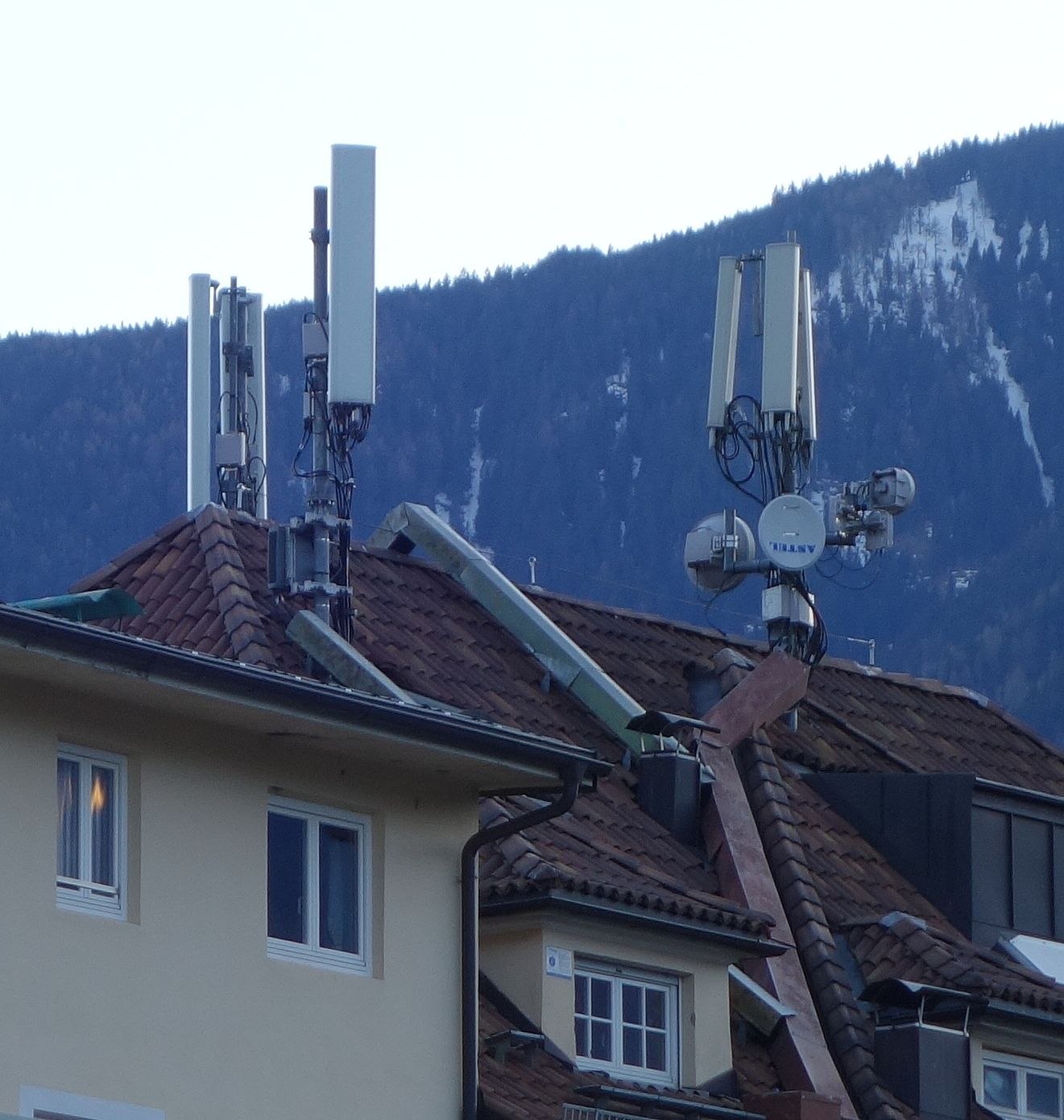 Die Antennen im April 2018. Links Tim, rechts Tre