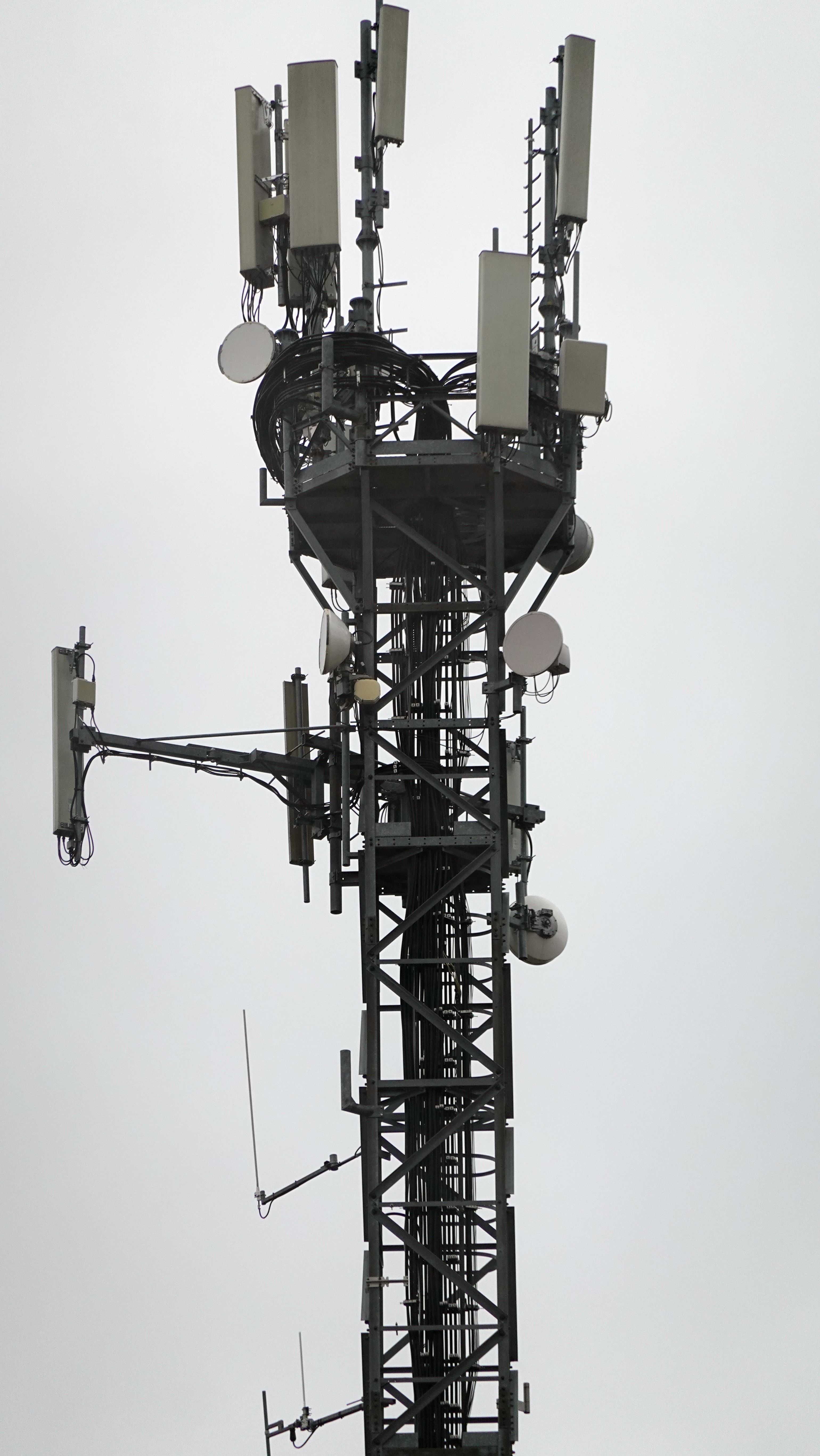 Die Antennen in Richtung Mölten im Oktober 2025