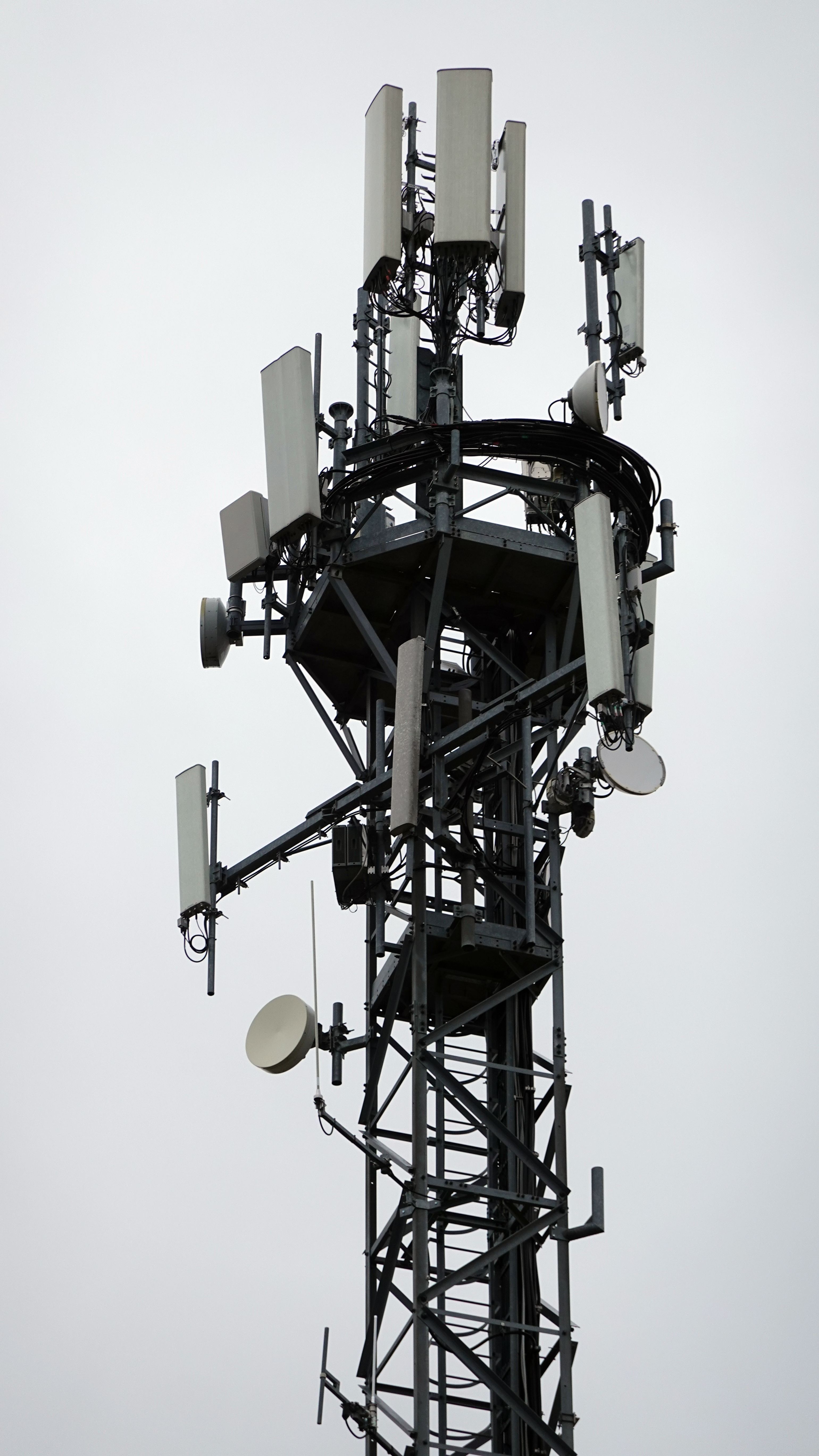 Die Antennen in Richtung Gfrill im Oktober 2025