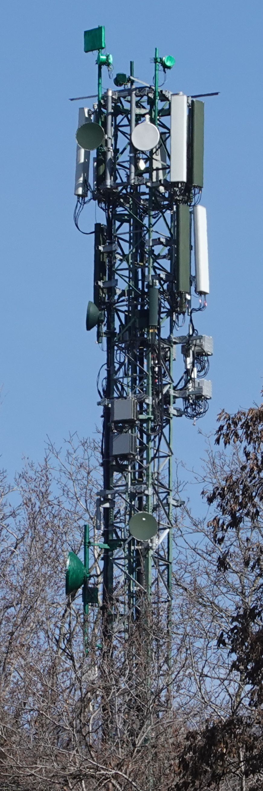 Die Anlage im März 2021 mit den soeben installierten Eolo-Antennen