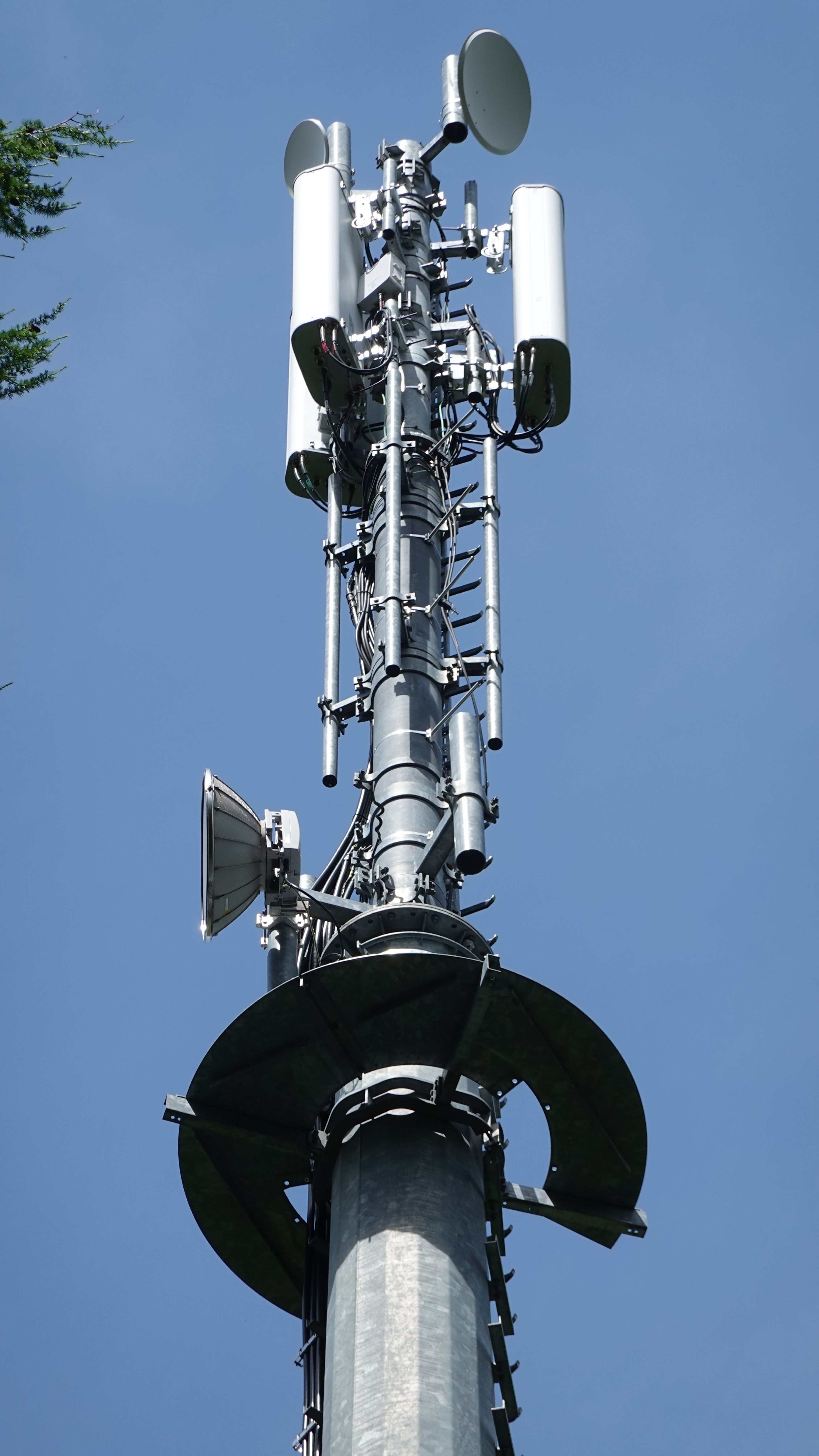 Die Antennen von Nordwesten aus gesehen im Juni 2026