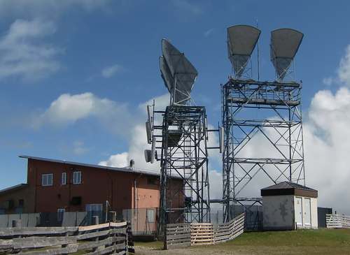 Die Antennen von Tim auf der Infrastruktur von Telecom