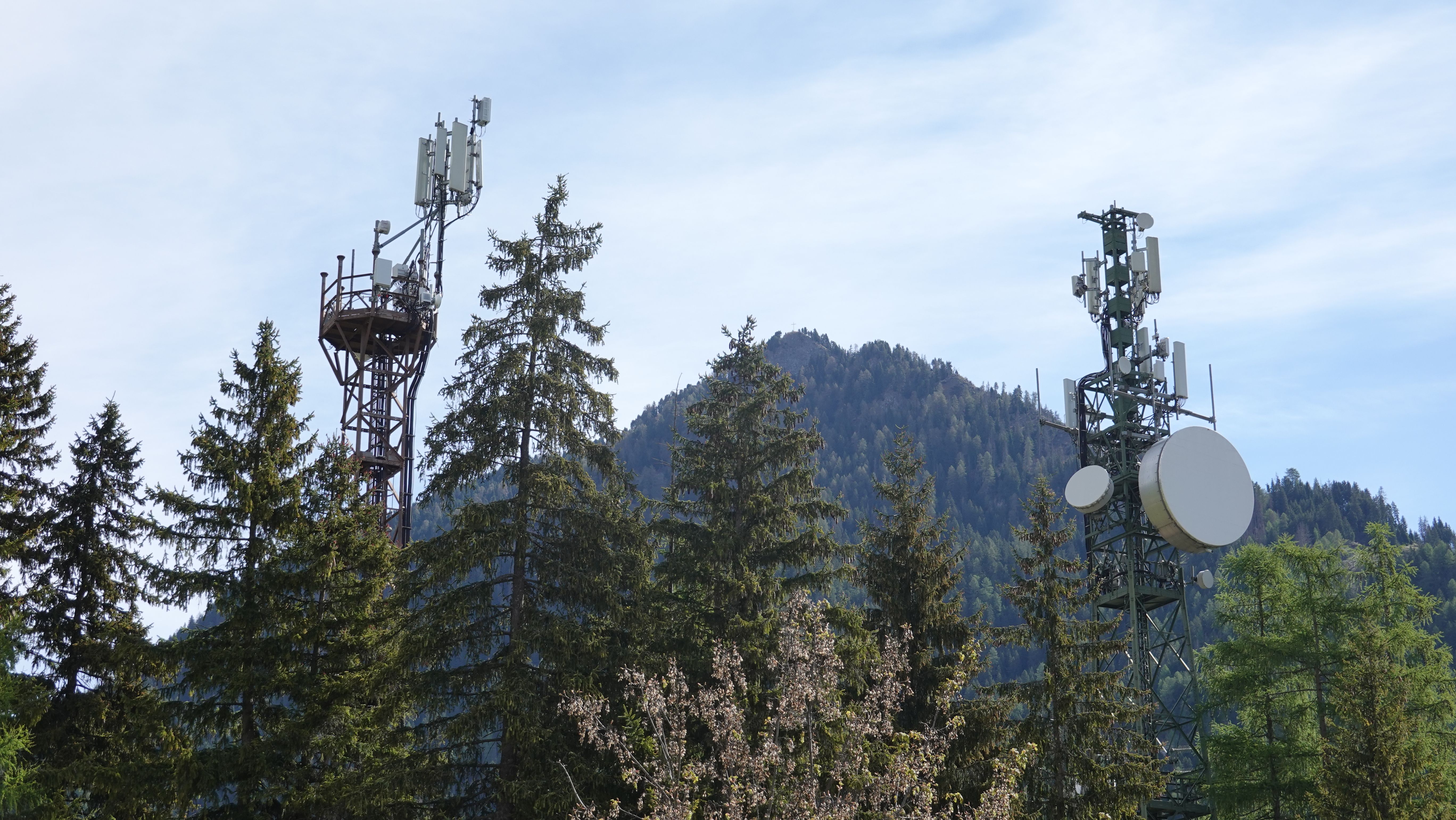 Die Anlagen im Mai 2026: links Zefironet, rechts Tim und Fastweb-Vodafone
