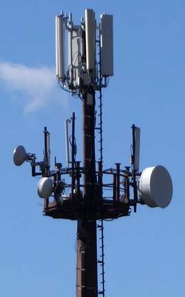 Die Anlage mit den LTE-Antennen von Vodafone im September 2015
