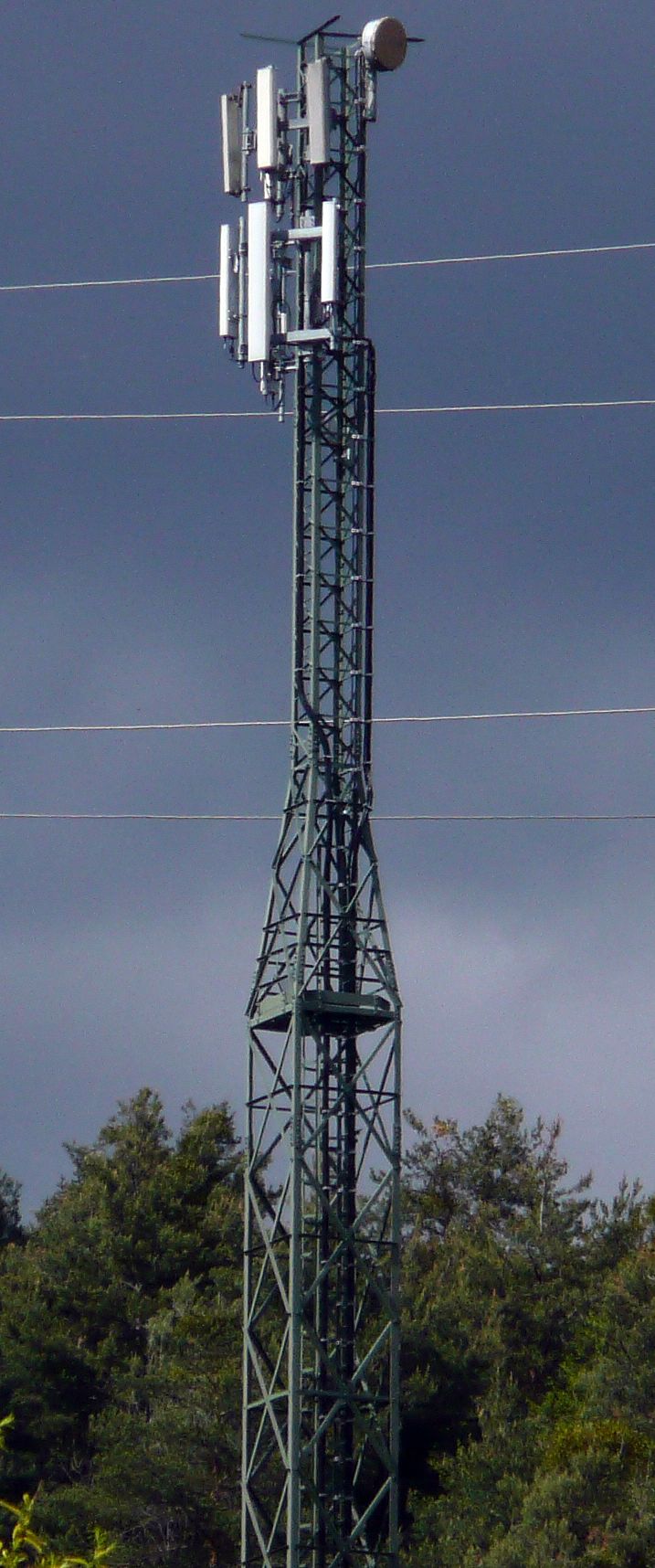 Die Anlage von Vodafone mit den Antennen von Tim im April 2012