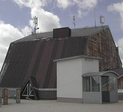 Die Antennen der Mobilfunkbetreiber auf der Bergstation.