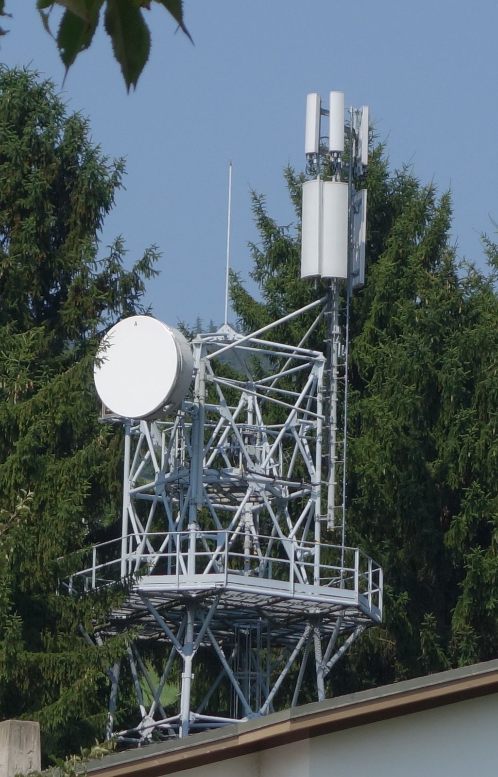 Die Antennen von Tim auf der Telecom-Anlage im Juli 2015