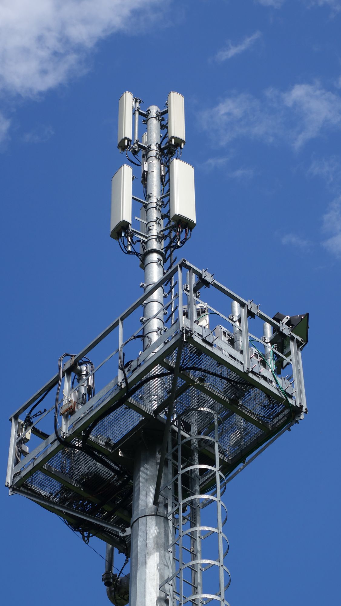 Die Antennen von Vodafone und H3G (außer Betrieb) im August 2019