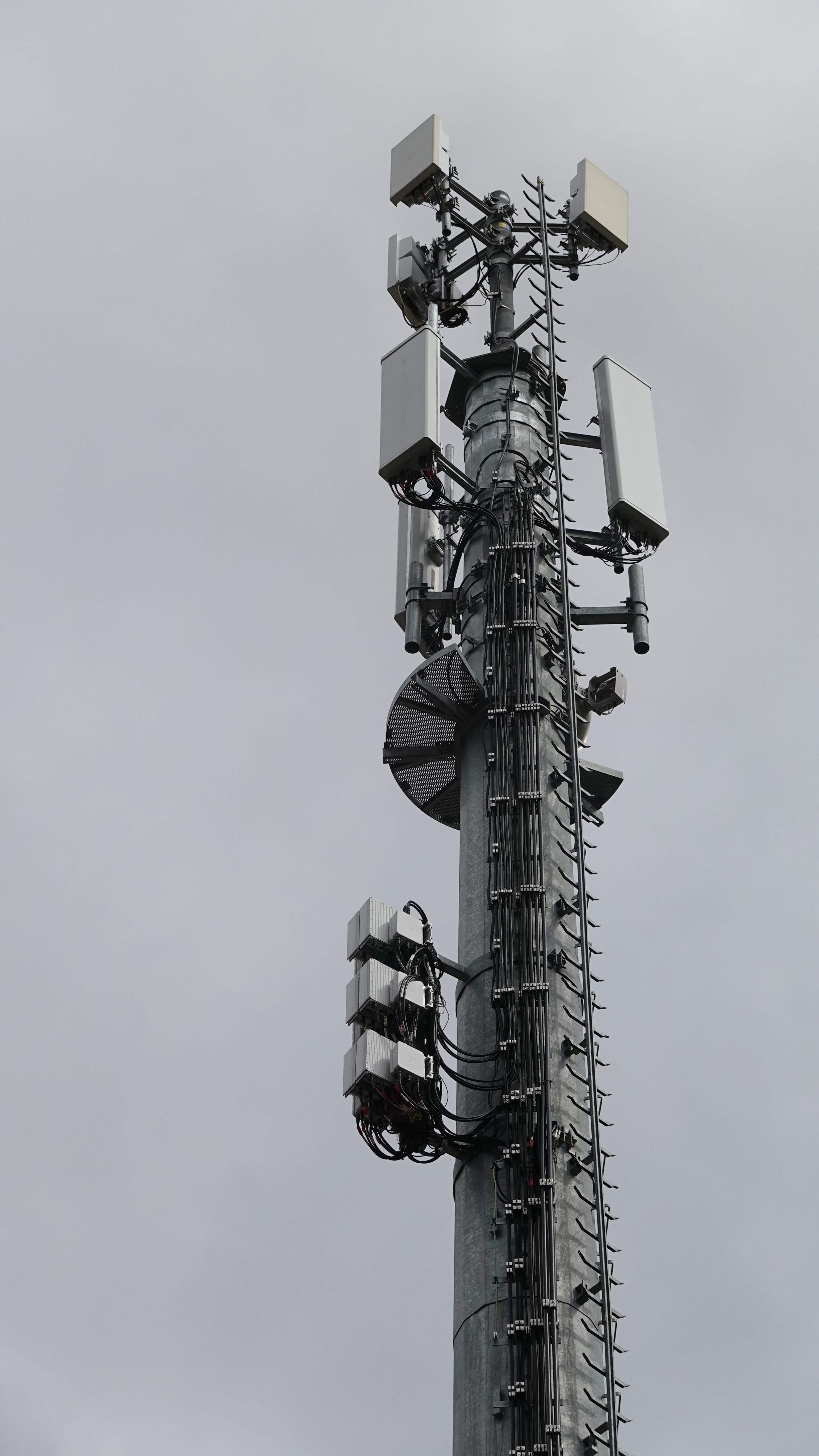 Die Antennen von Zefironet im März 2025, die auch Band 28 unterstützen