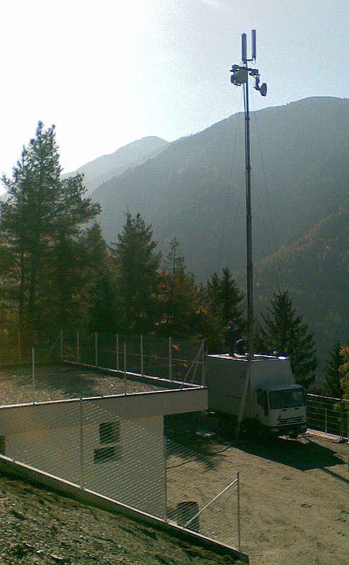 Die fast fertig gestellte Anlage im Oktober 2008 mit der provisorischen Anlage von Wind
