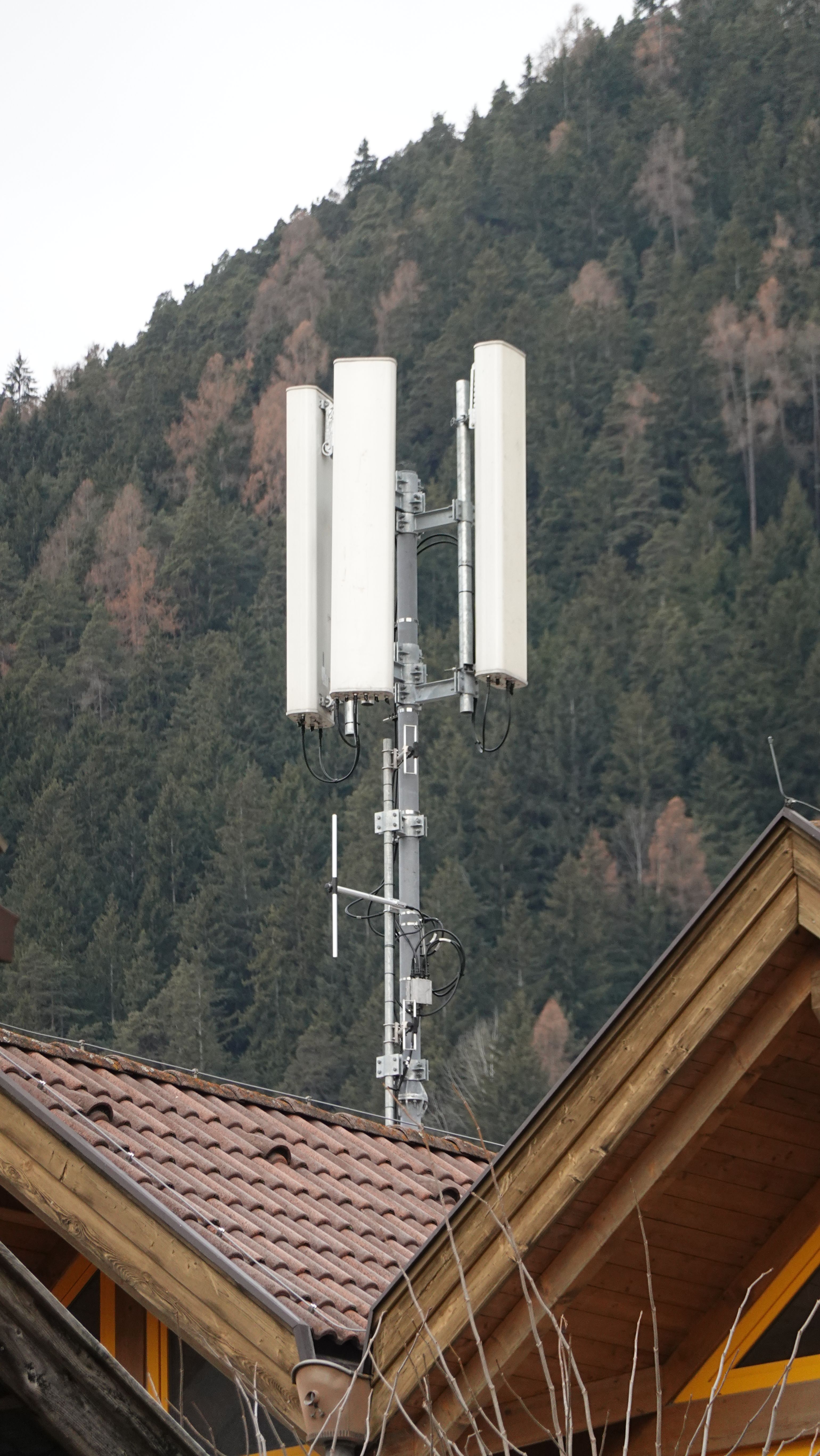 Die Antennen im Detail im Dezember 2025