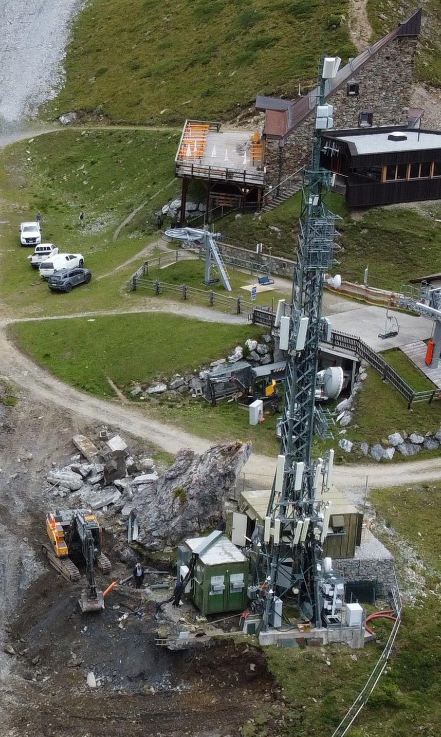 Der Bau der neuen unterirdischen Gerätehütte im Juli 2023.